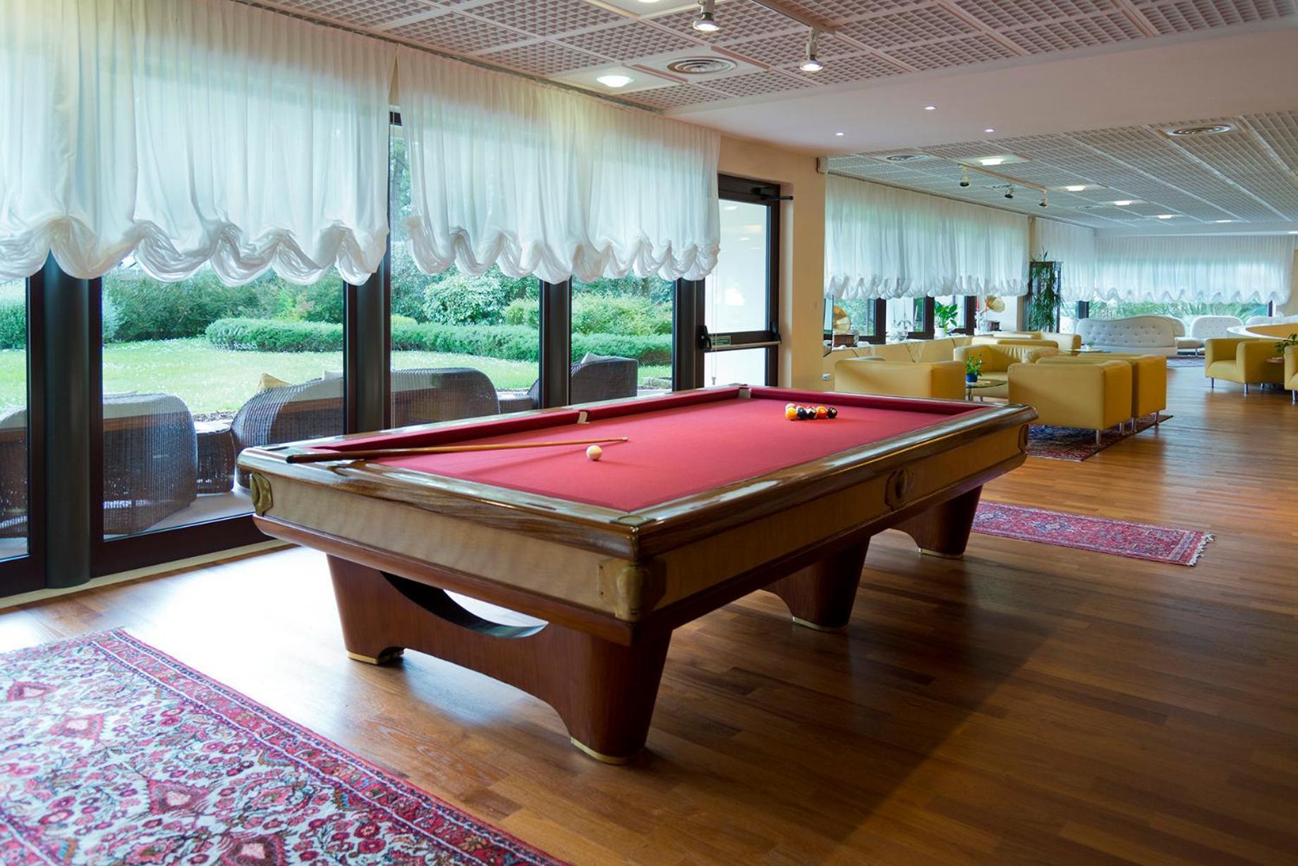 Savoy Beach Hotel & Thermal Spa Bibione Exterior foto A pool table