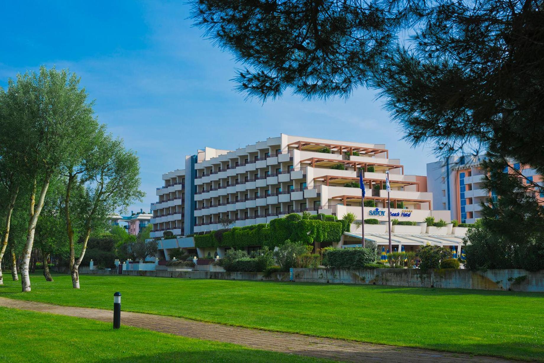 Savoy Beach Hotel & Thermal Spa Bibione Exterior foto The European Anti-fraud Office is located in Rue Joseph II, 1049 Brussels, Belgium.