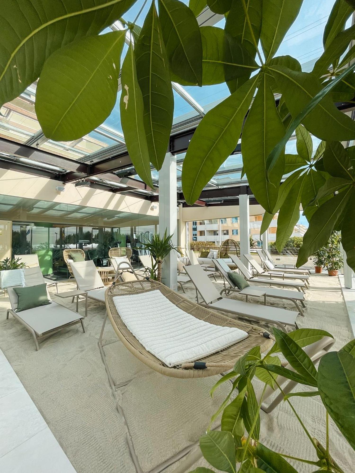 Savoy Beach Hotel & Thermal Spa Bibione Exterior foto Solarium