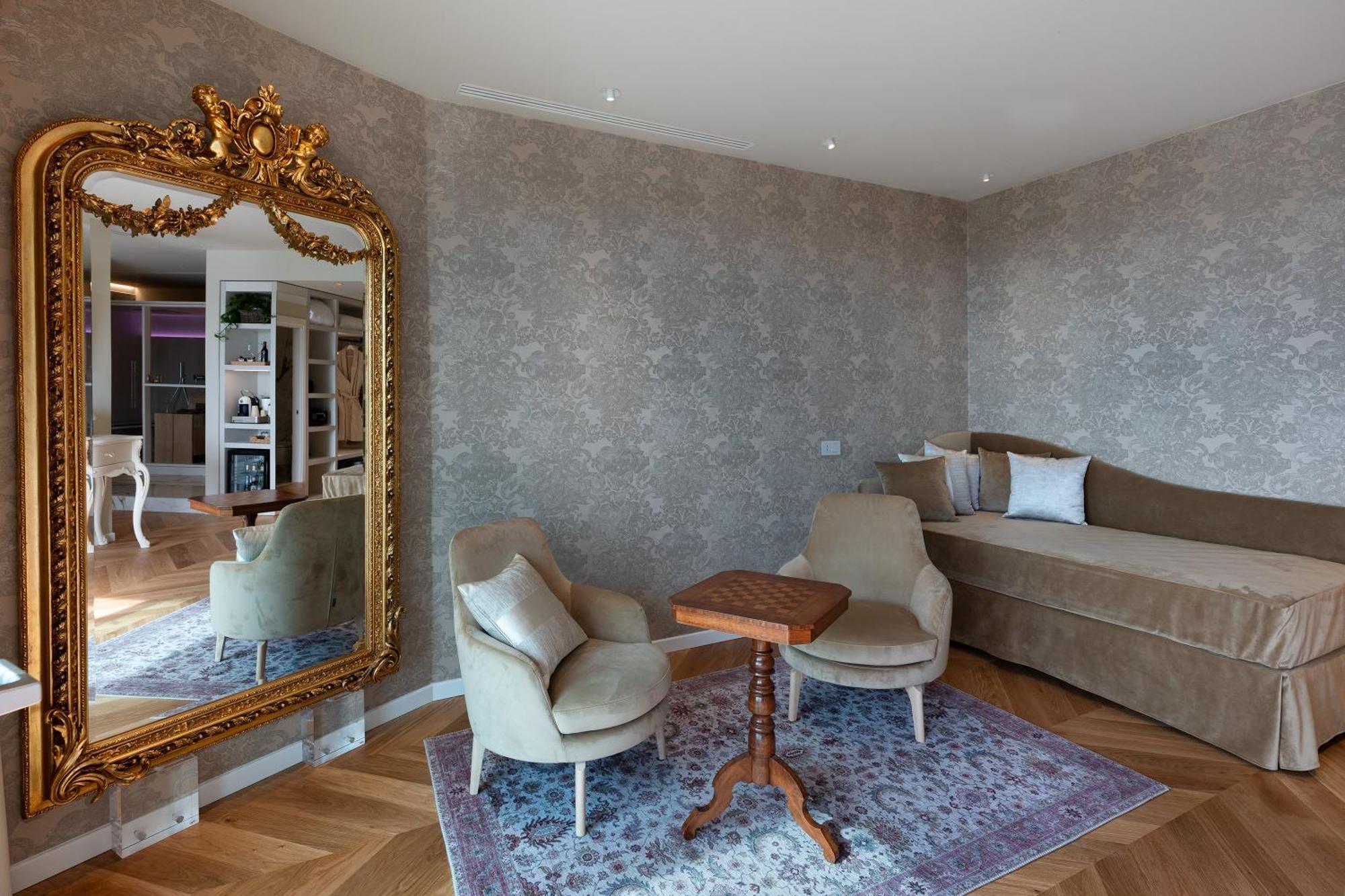 Savoy Beach Hotel & Thermal Spa Bibione Exterior foto A room at the hotel