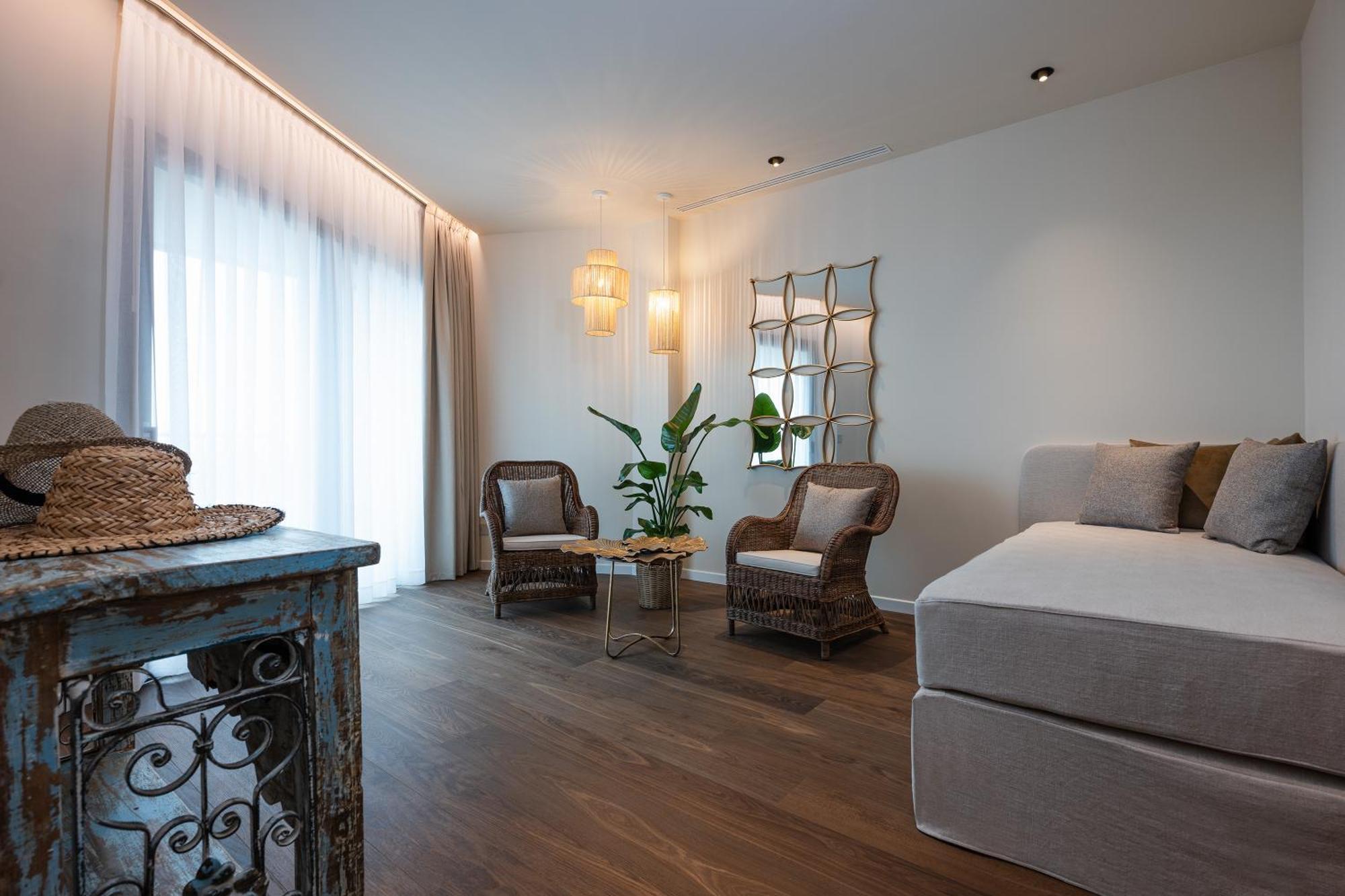 Savoy Beach Hotel & Thermal Spa Bibione Exterior foto A room at the hotel