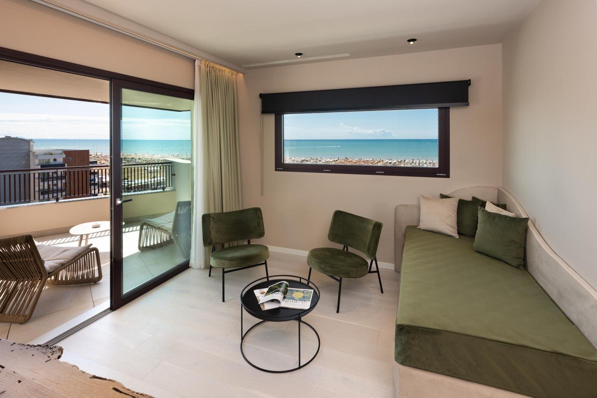Savoy Beach Hotel & Thermal Spa Bibione Exterior foto A room at the hotel