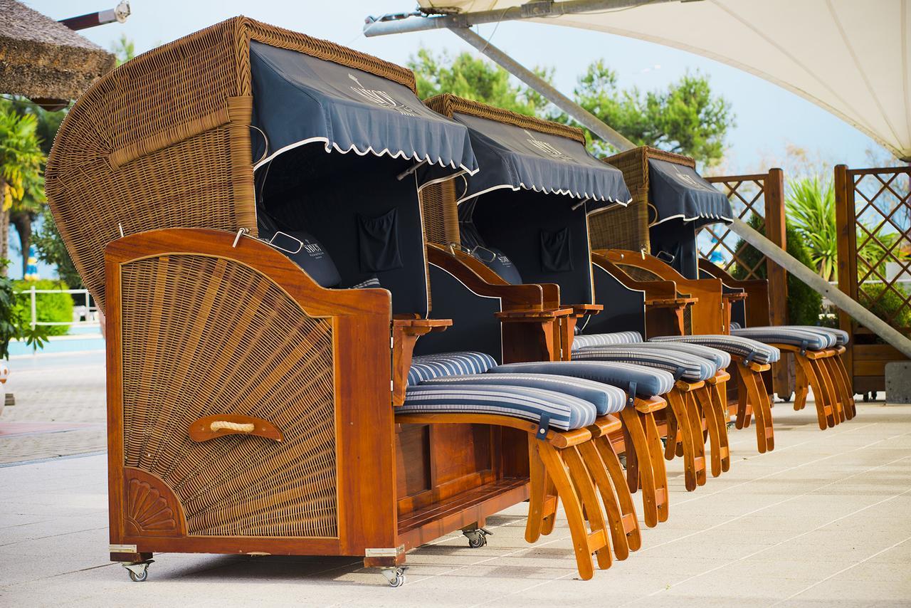 Savoy Beach Hotel & Thermal Spa Bibione Exterior foto Strandkorb